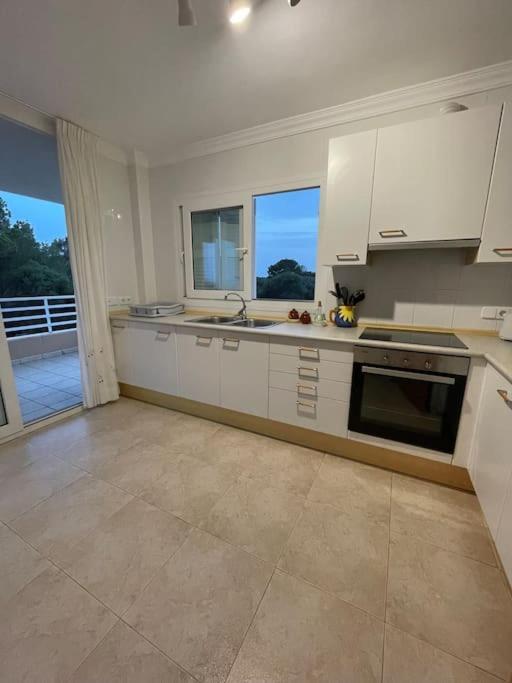 Apartment Beautiful With Sea View And Great Pool